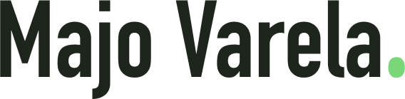 Logotipo con el texto "Majo Varela" en tipografía moderna y un punto verde al final.